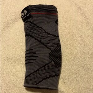 McDavid Compression Ankle Sleeve NEW without Tags! Never worn! Size Small/Medium